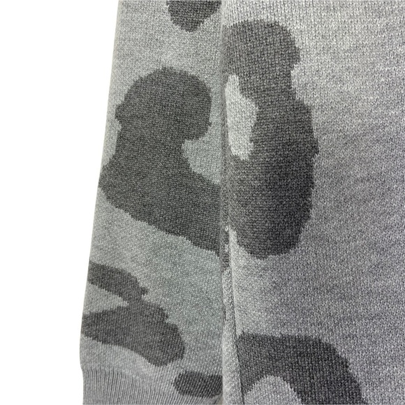 Kuiyige Womens Animal Print long Cardigan Sweater Size Small Gray Tight Knit - Picture 5 of 7